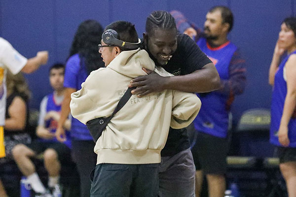 2026 LA Spring Games hug